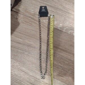 Womens new Paparazzi chain linked silver tone necklace 10.5 inches